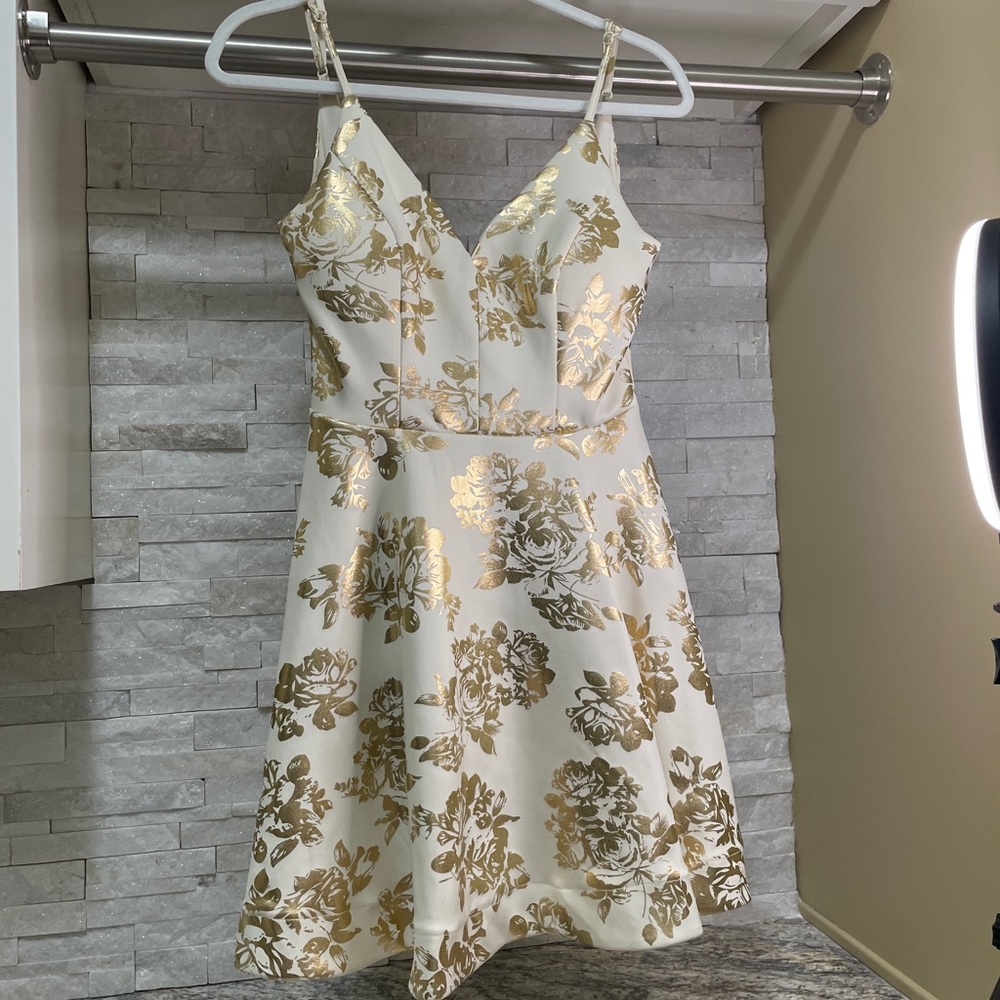 B. Darlin Prom juniors Dressy Dress. Size 7/8. Gold satin spaghetti strap EUC.